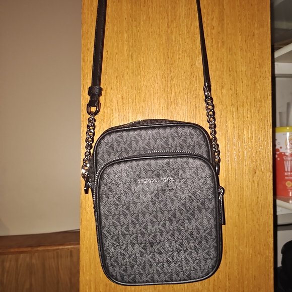 Michael Kors Men’s Gray MK Signature Crossbody Pouch - Picture 3 of 4